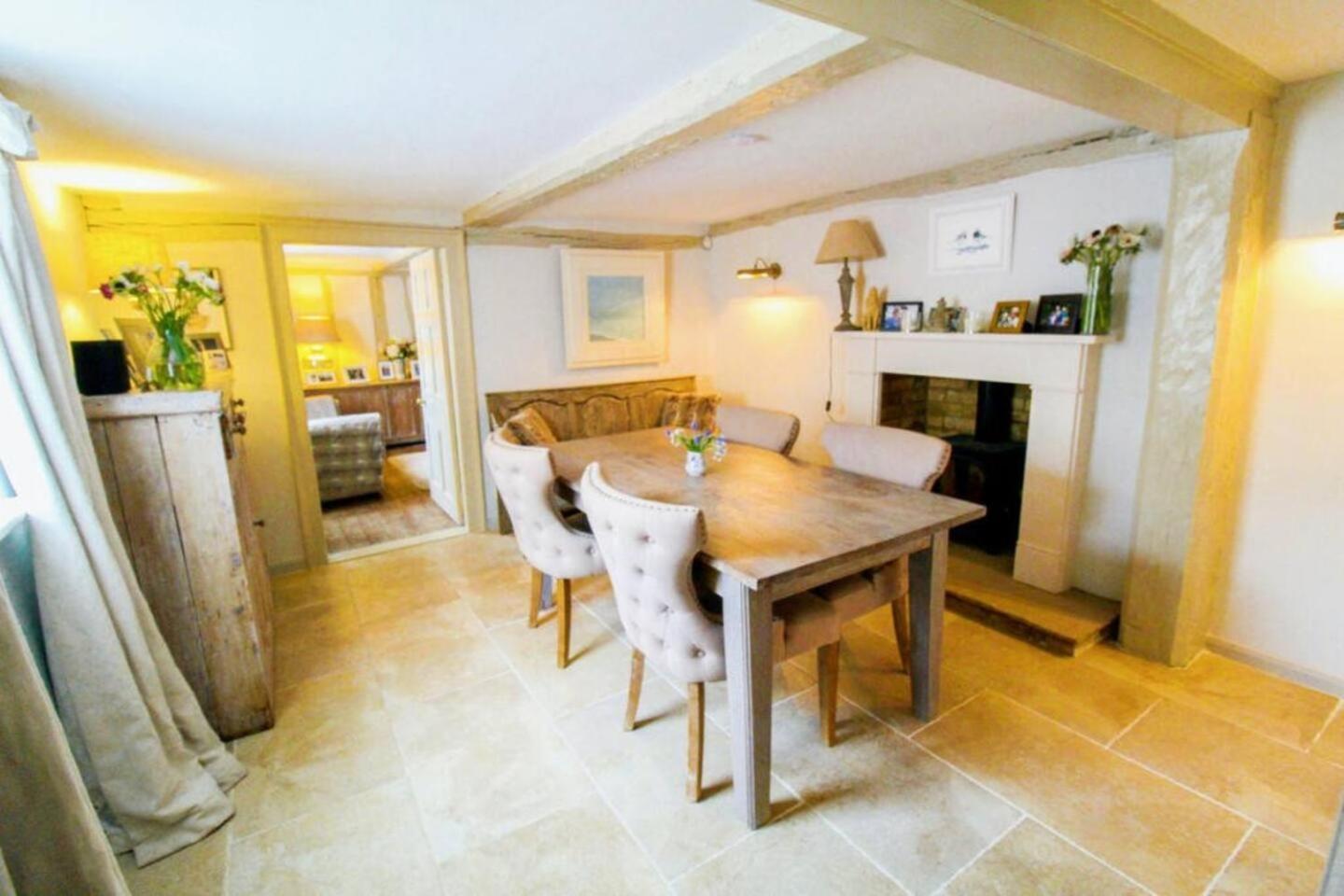 Elegant Oak Beamed House In Pretty Village - Cambridge Homehost Buckden  Ngoại thất bức ảnh
