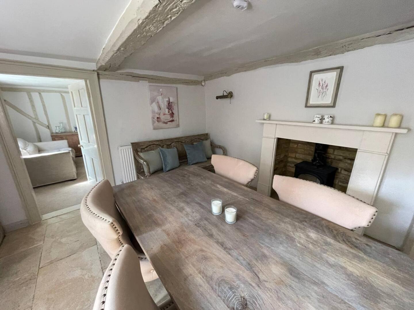 Elegant Oak Beamed House In Pretty Village - Cambridge Homehost Buckden  Ngoại thất bức ảnh